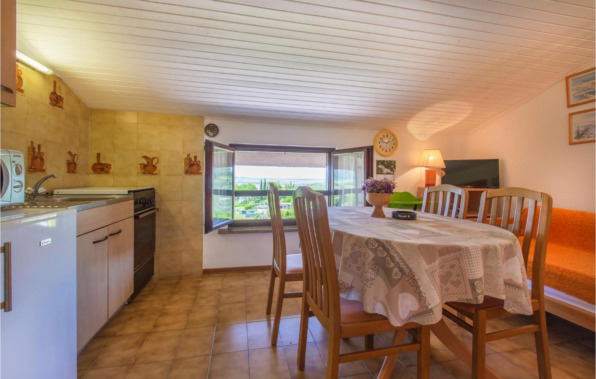 Amazing Apartment In Secovlje With Kitchen Exterior foto