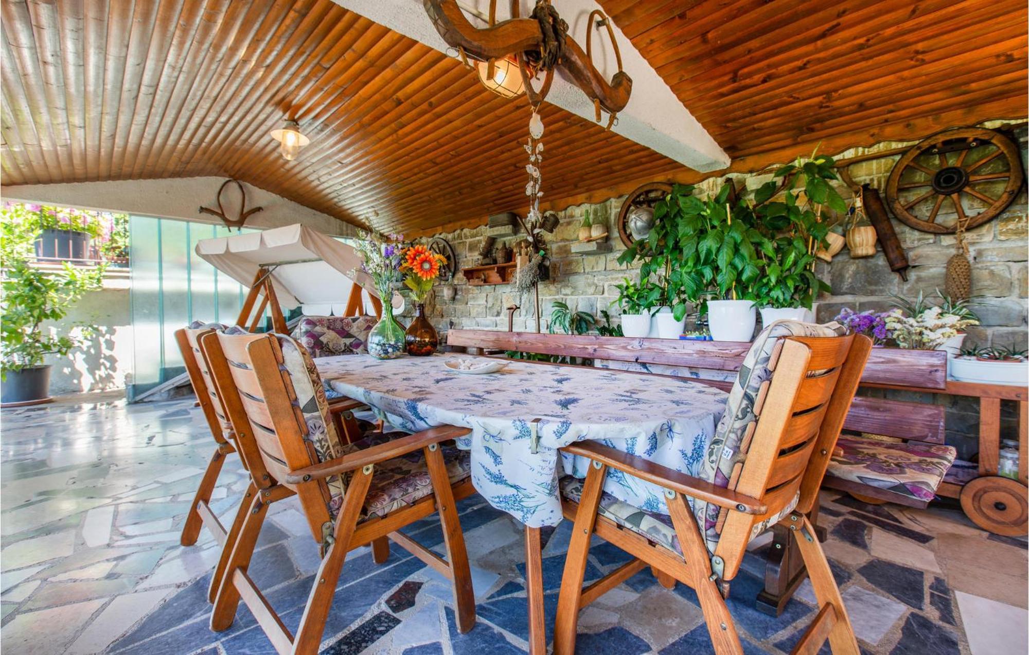 Amazing Apartment In Secovlje With Kitchen Exterior foto